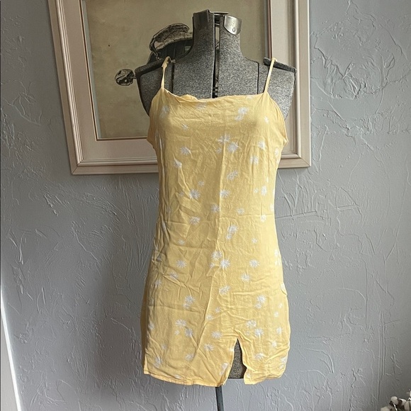 Kendall & Kylie Dresses & Skirts - Kendall & Kylie Sunny Yellow Floral Sundress Dress with Spaghetti Straps sz S